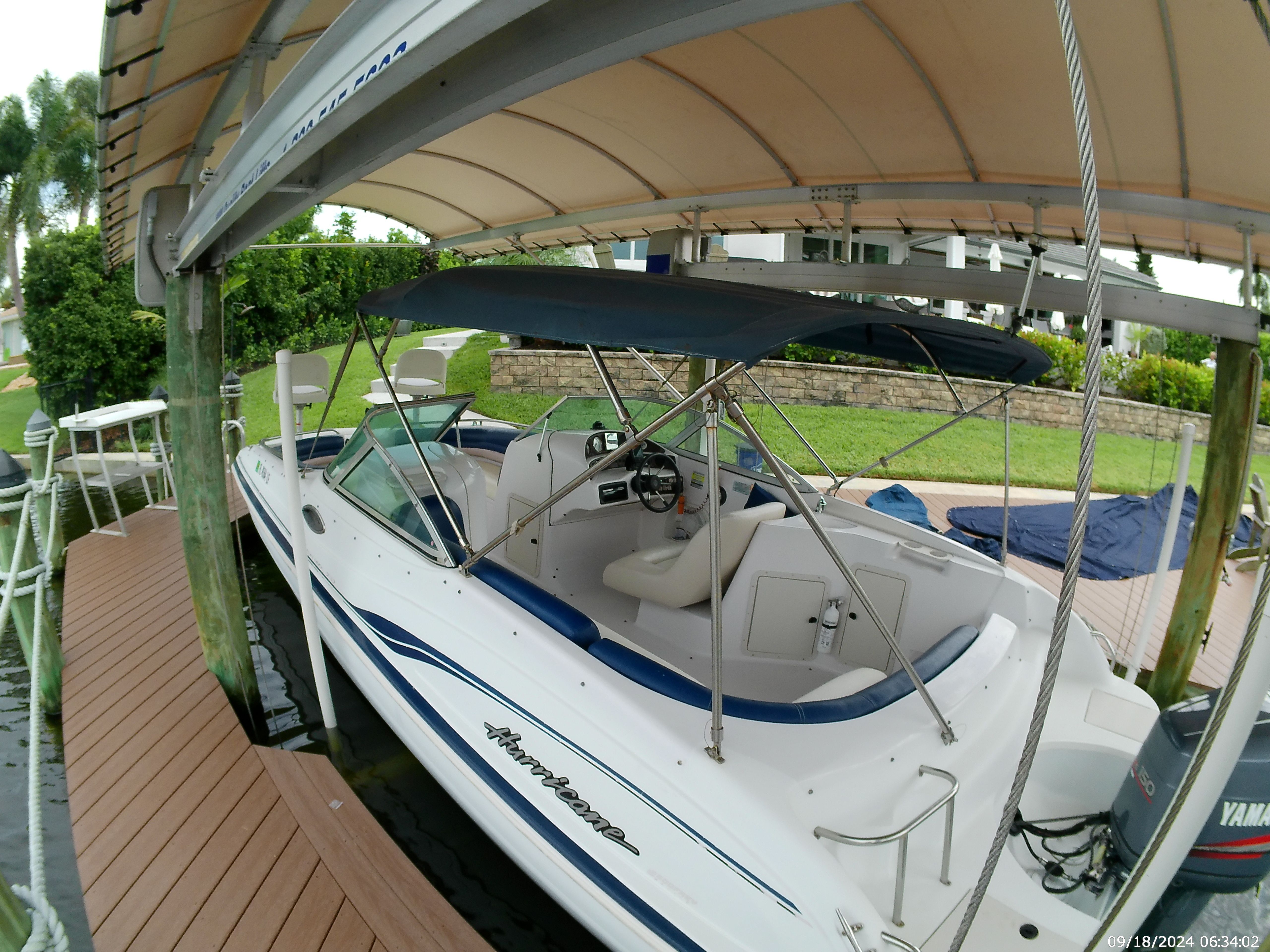 2000 Godfrey / Hurricane Sundeck 237 I/O - 39