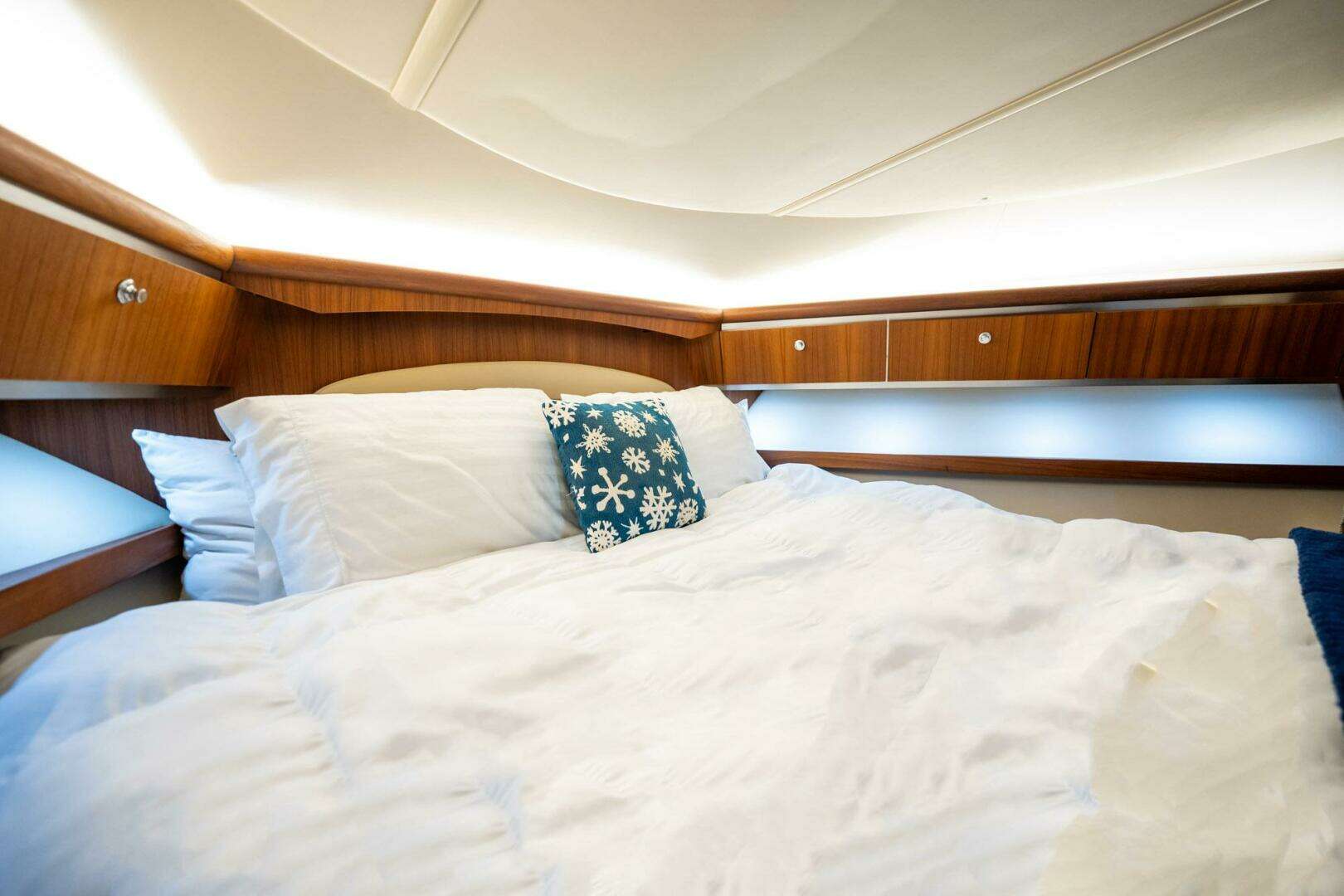 2004 Tiara Yachts 4200 Open - Image 22
