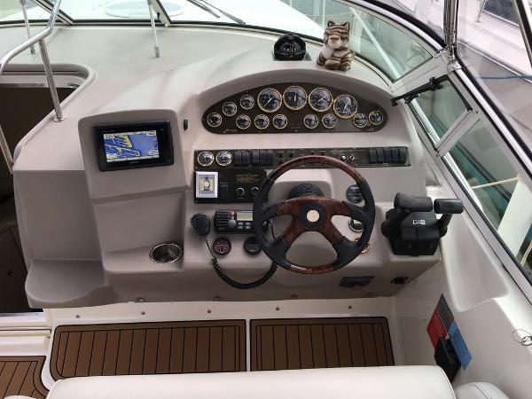 Helm of the 2004 Cruisers Yachts 3372 Express.