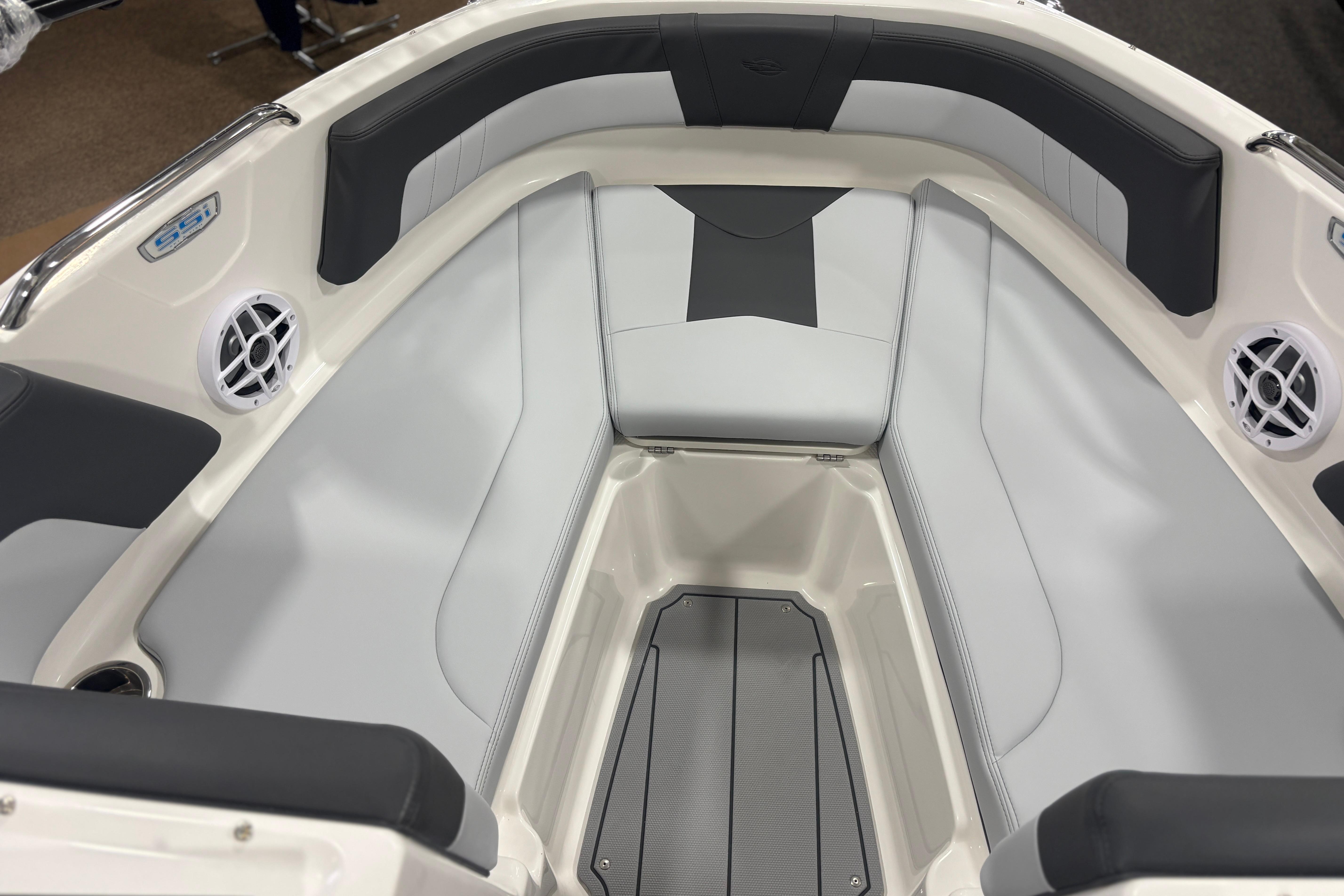 Interior of Chaparral 21 SSi Ski & Fish 2026 boat.