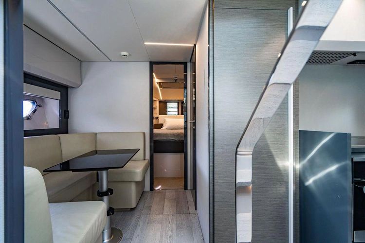 2018 Pershing 5x - Image 28