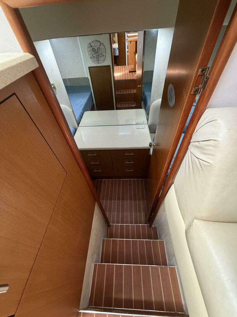 2001 Ocean Yachts 40 Express Bridge - Image 17