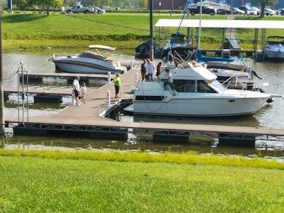 1991 Carver 28 Aft Cabin - 3