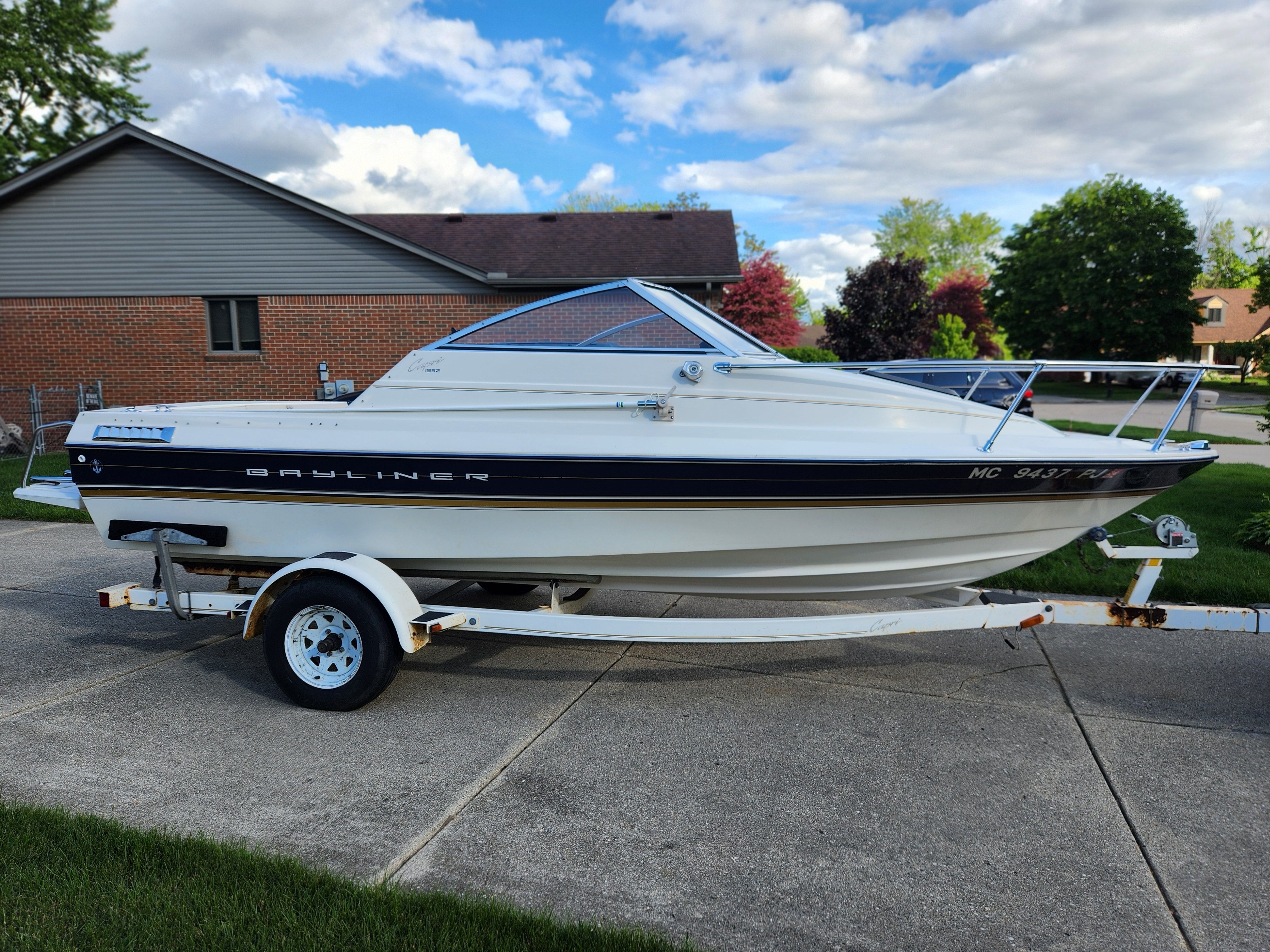 1996 Bayliner 1952 Capri Cuddy - 4
