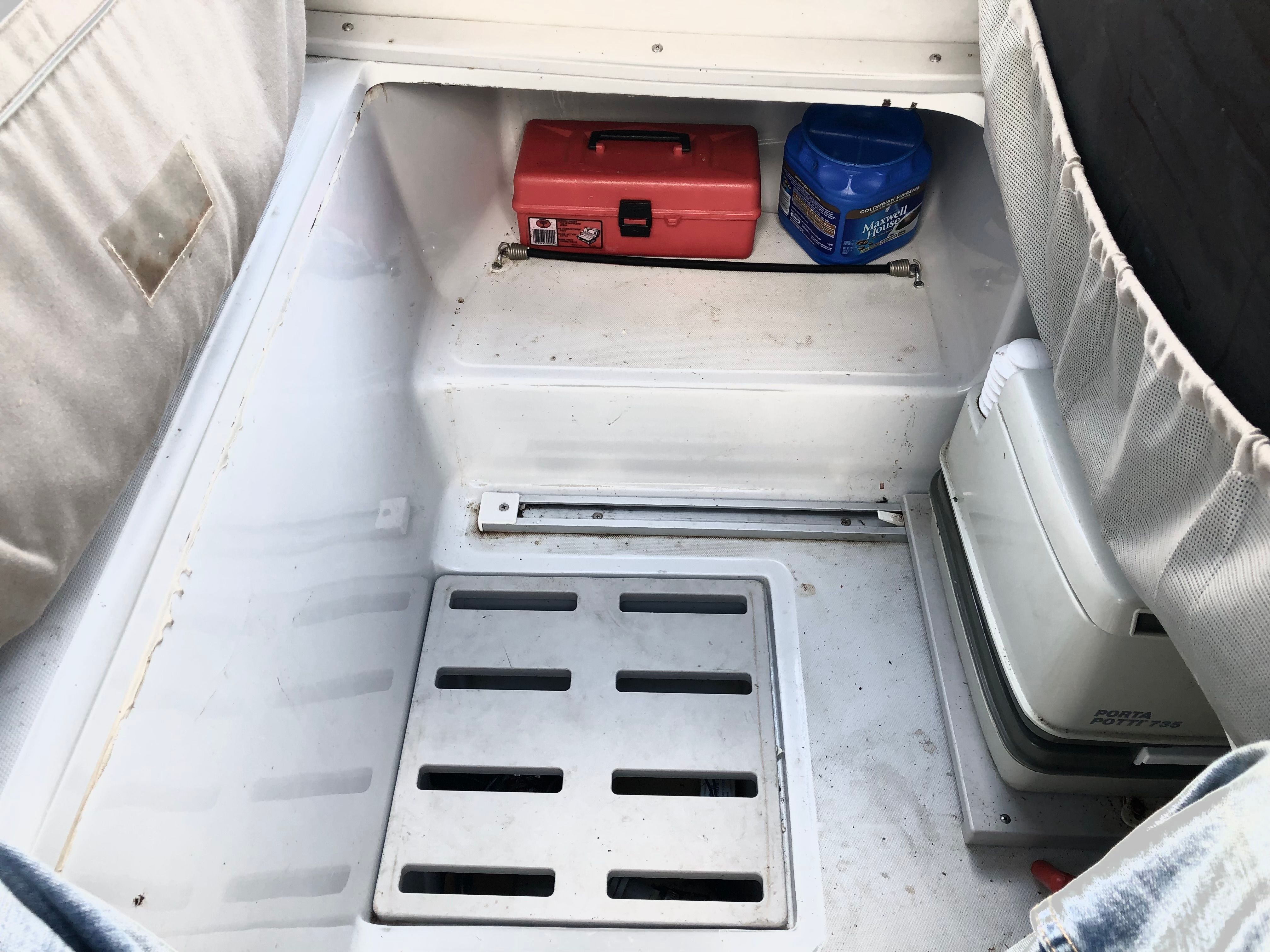 1994 Boston Whaler 24 Outrage - 10