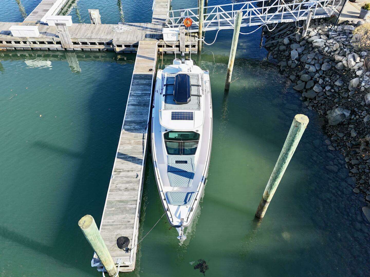 2023 Axopar 37 Cross Cabin - Image 11