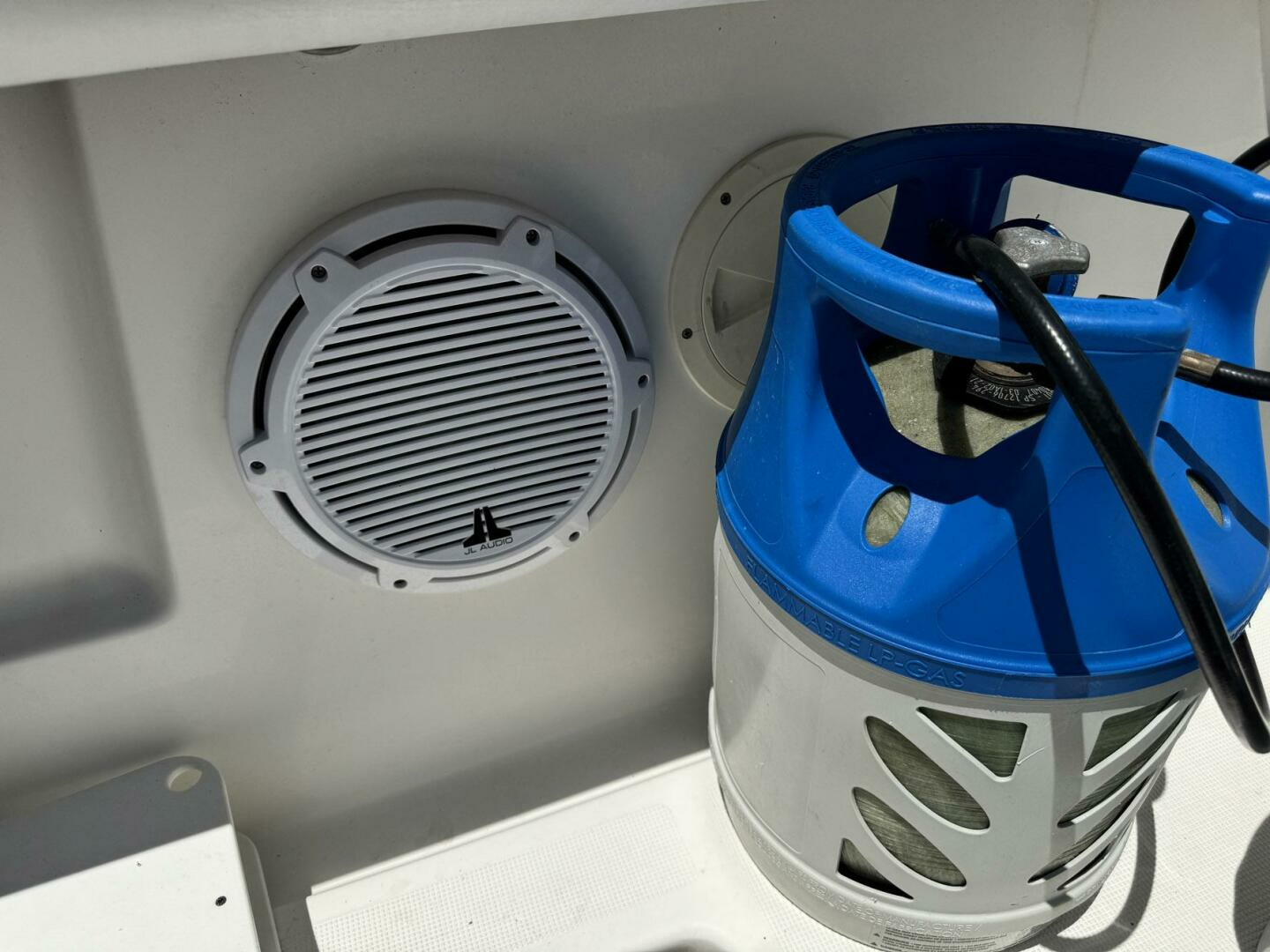 2000 Tiara Yachts 3100 Open - Image 50