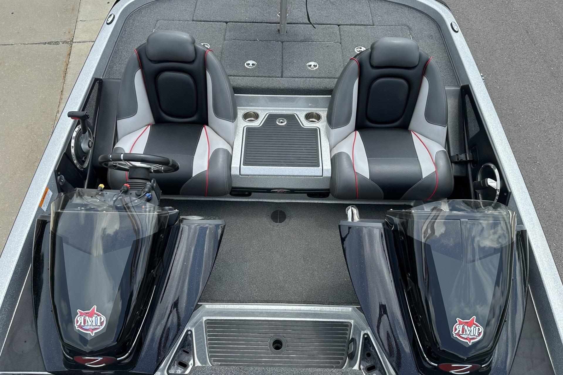 2018 Ranger Z518 boat interior with dual seats and steering console.