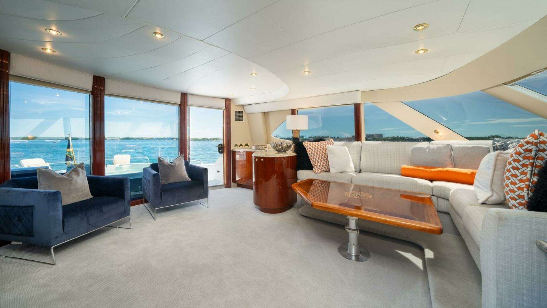 2002 Lazzara Yachts — - Image 12