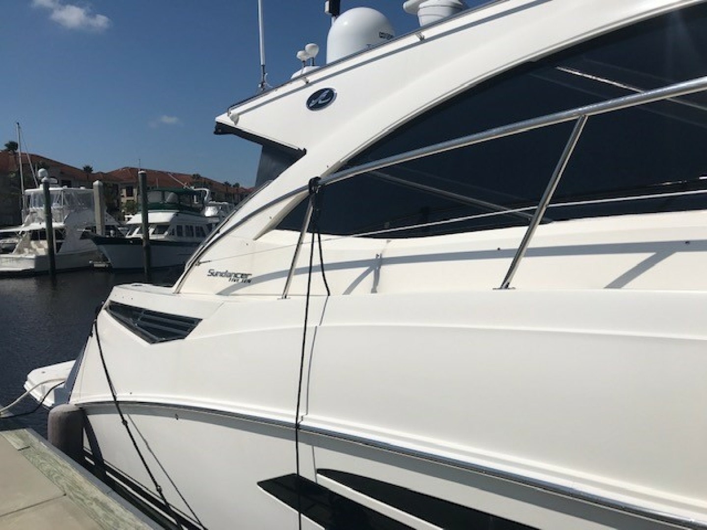 2016 Sea Ray 510 SUNDANCER - Image 10