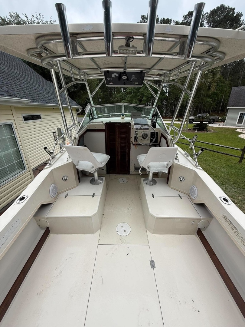1981 Grady-White 220 Bimini - Image 5