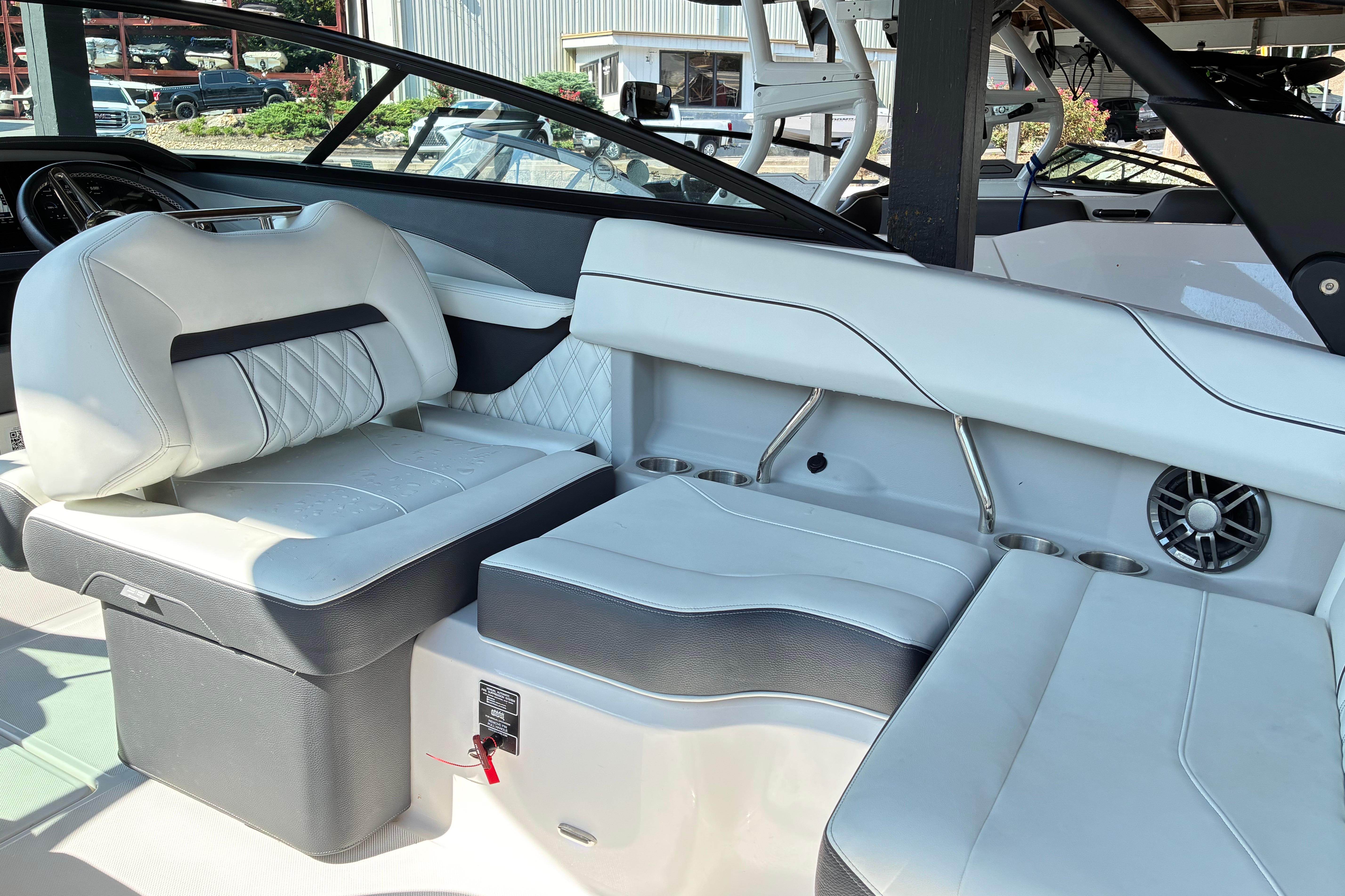 2025 Regal LS2 boat interior with white leather seating and modern design elements.