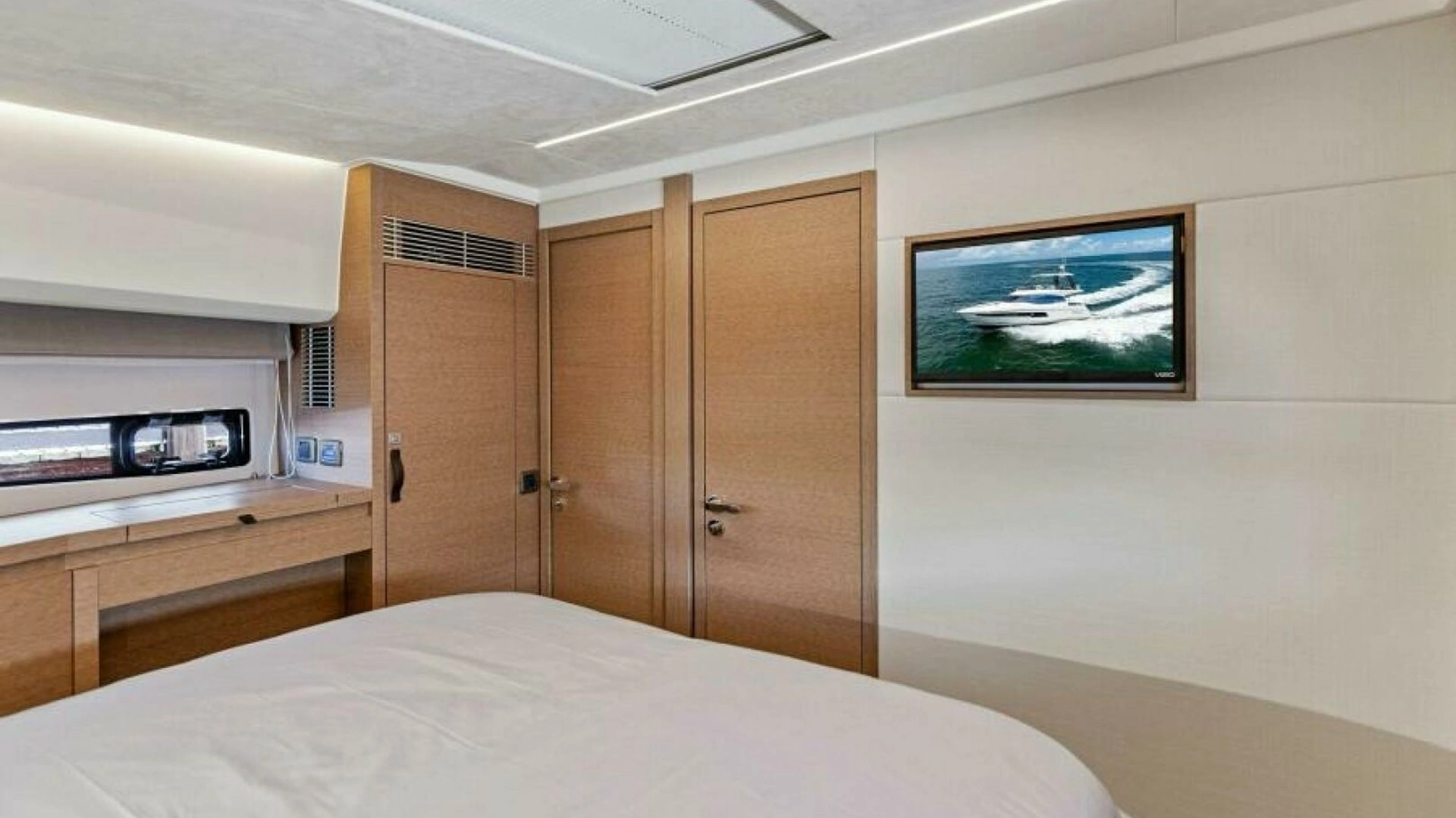 2025 Prestige 460 - Image 30