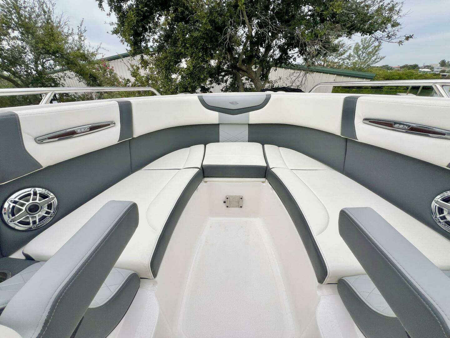 2022 Chaparral 267 SSX OB - Image 21
