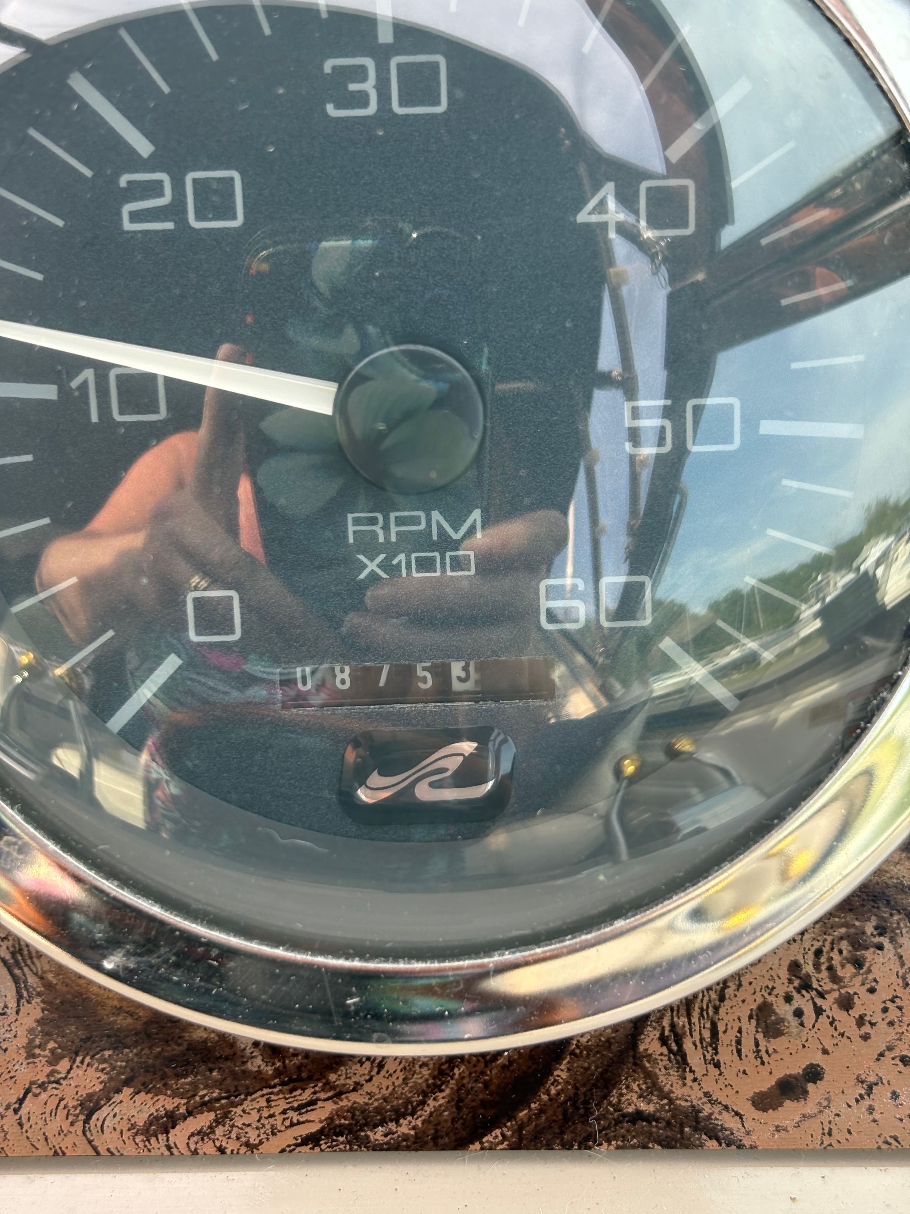 1999 Sea Ray Express Cruiser - 12