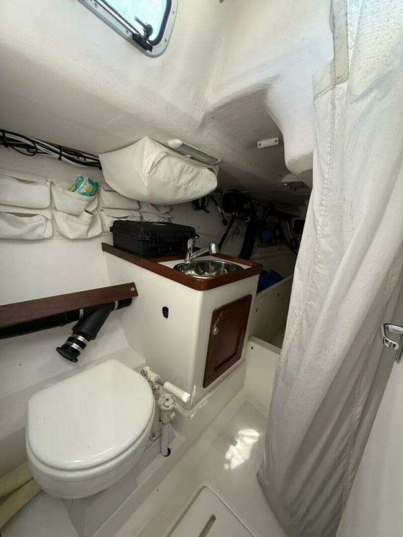 2018 J Boats J121 - Image 30