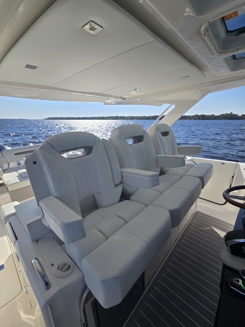 2024 Tiara Yachts 38 LS - Image 5
