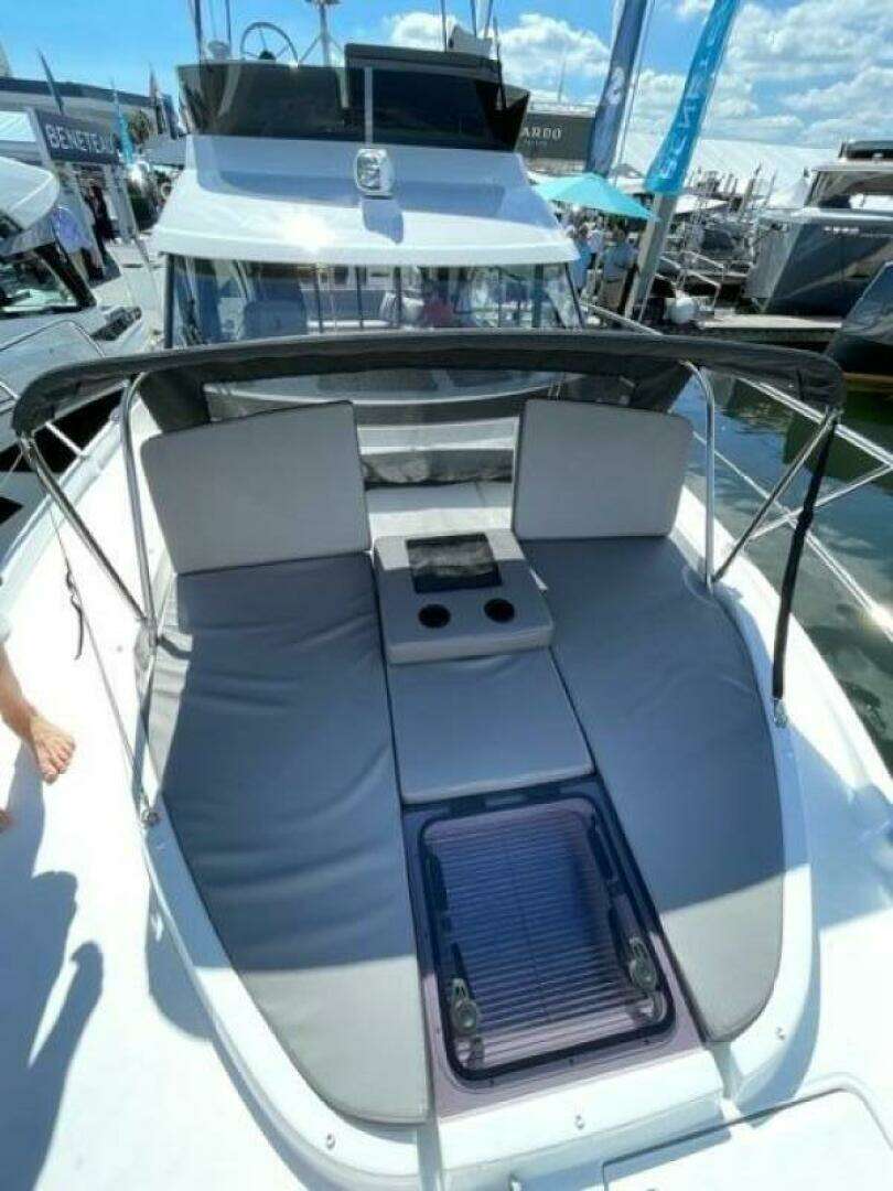 2026 Beneteau Antares 11 Fly - Image 37
