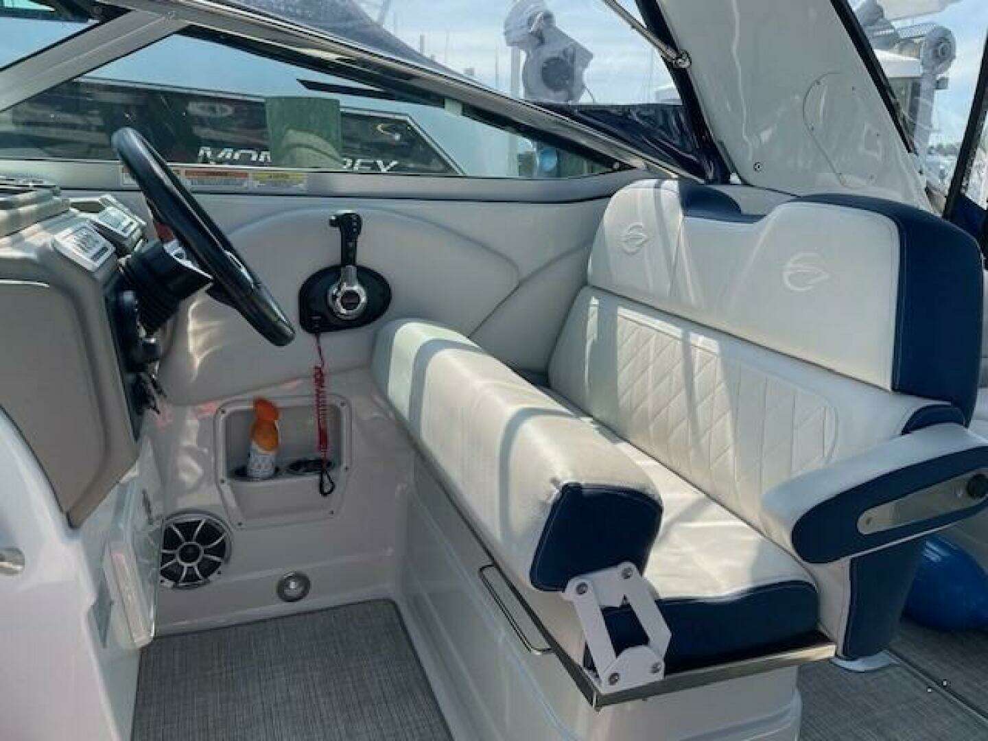 2023 Crownline — - Image 18
