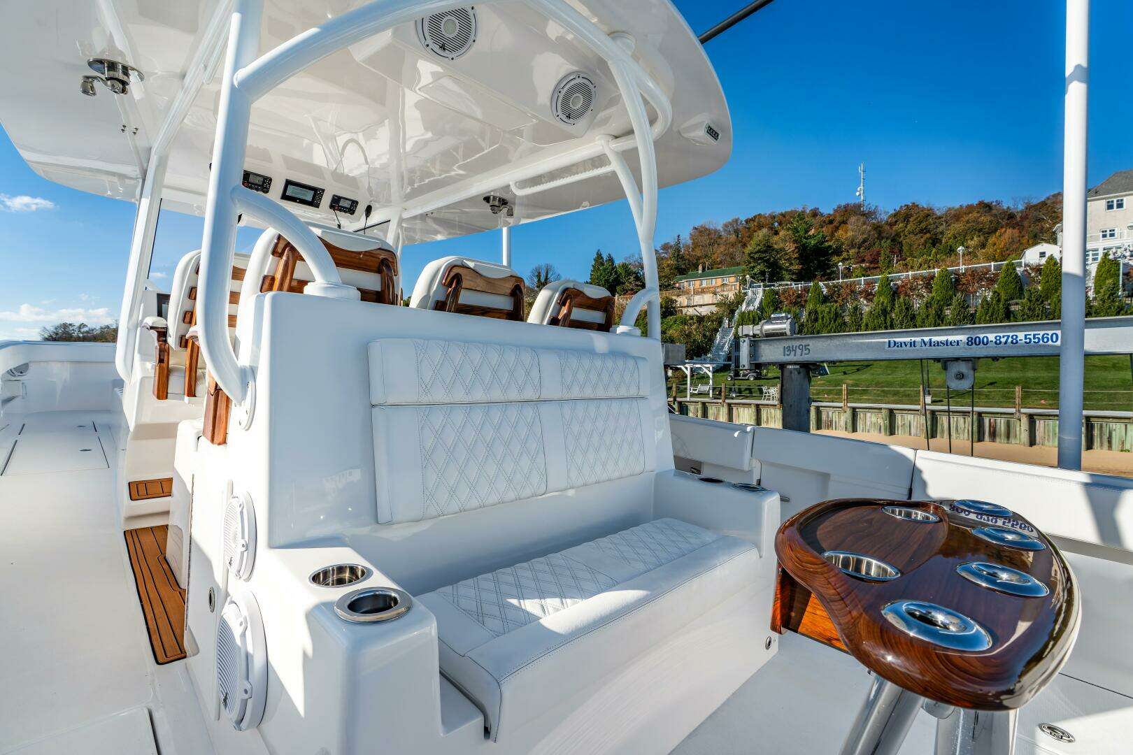 2025 Front Runner 43 Catamaran - Image 28