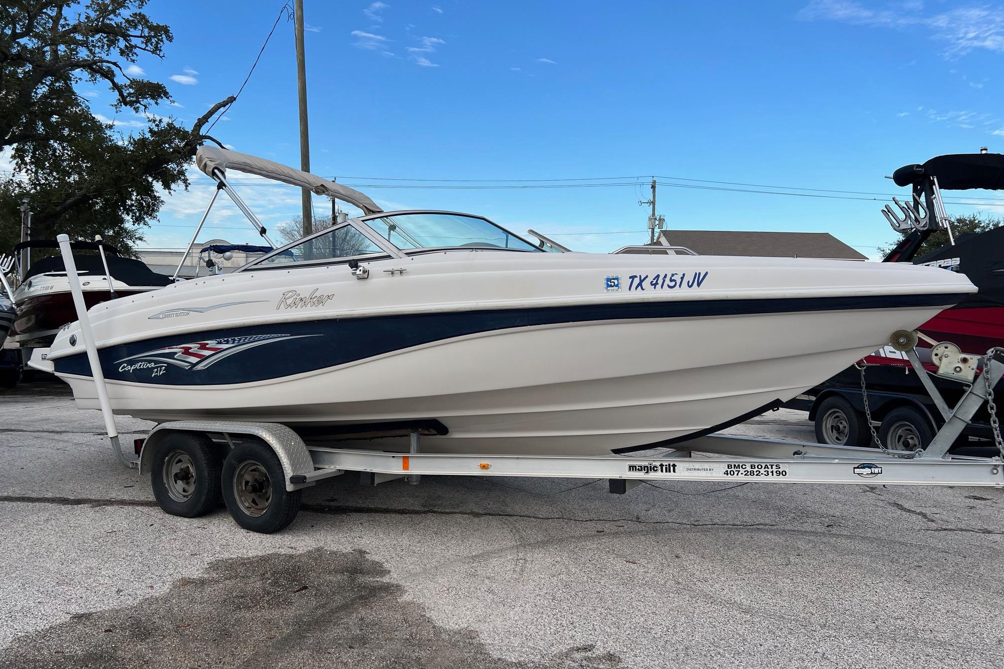 2002 Rinker 212 Captiva Bowrider