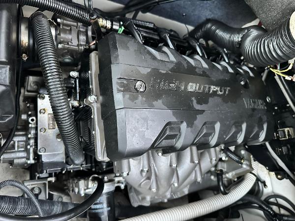 2018 Yamaha Boats 242 Limited S - 16