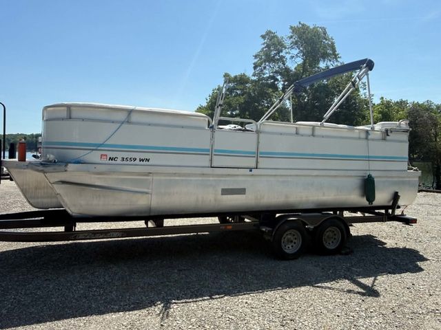 2001 Sundancer Poontoons 260D Legand - 4