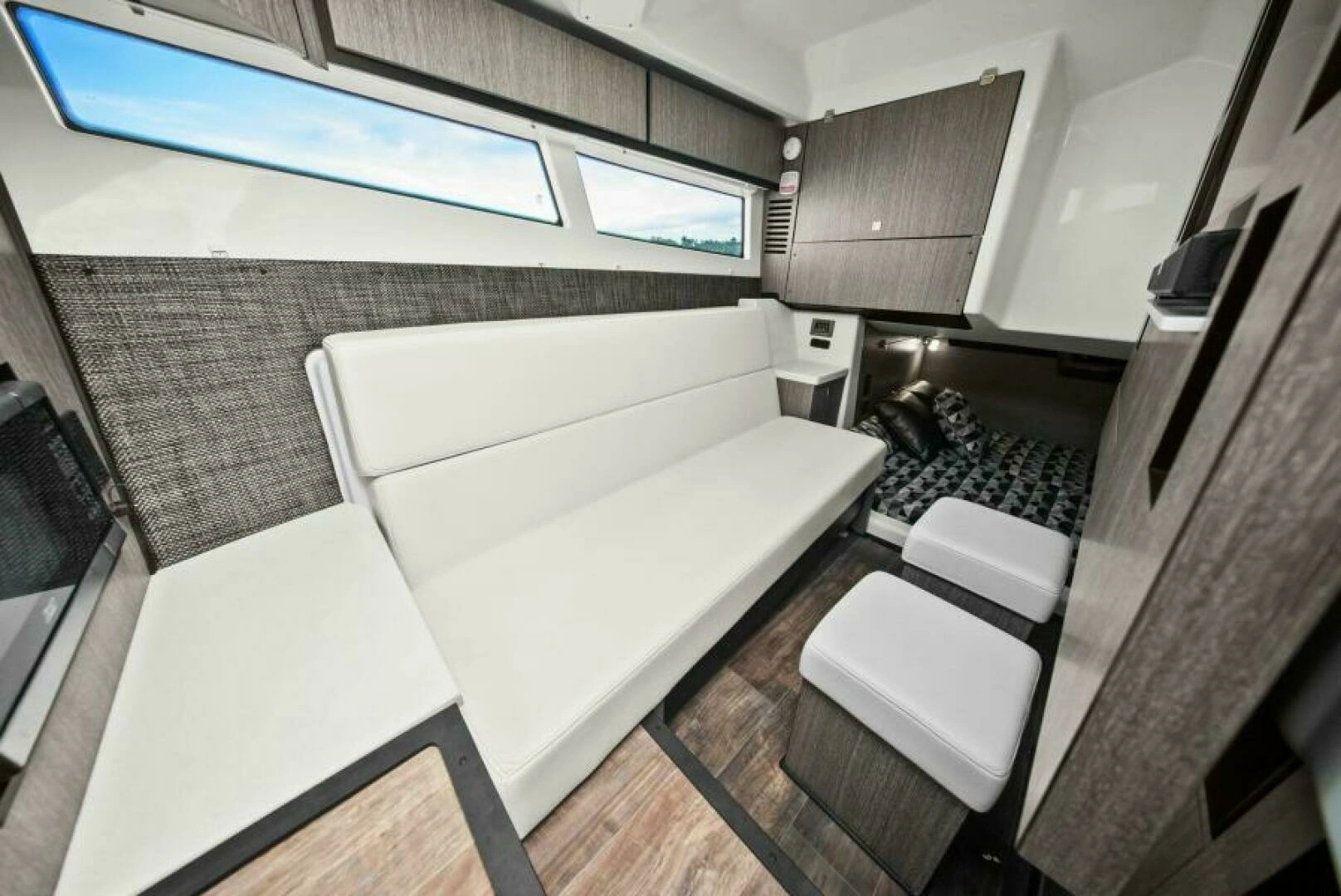 2023 Monterey 385 SS - Image 26