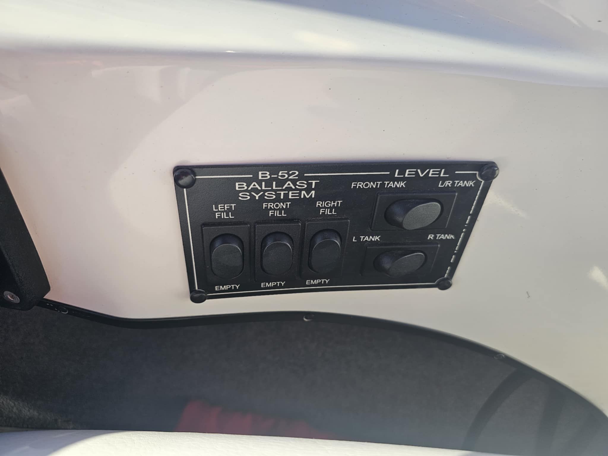 B-52 ballast system control in a 2006 MB PIGPR boat.