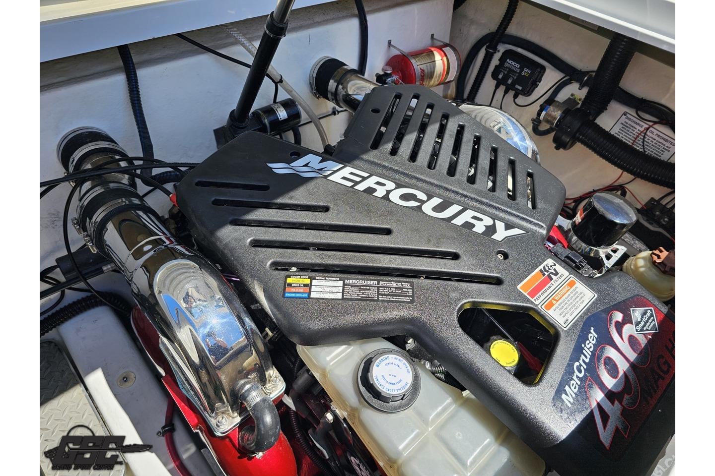 Mercury MerCruiser 496 engine in 2005 Formula 271 FASTech boat.