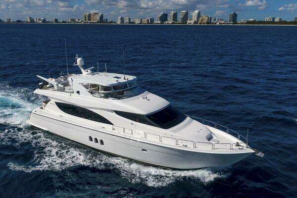 2007 Hatteras 80