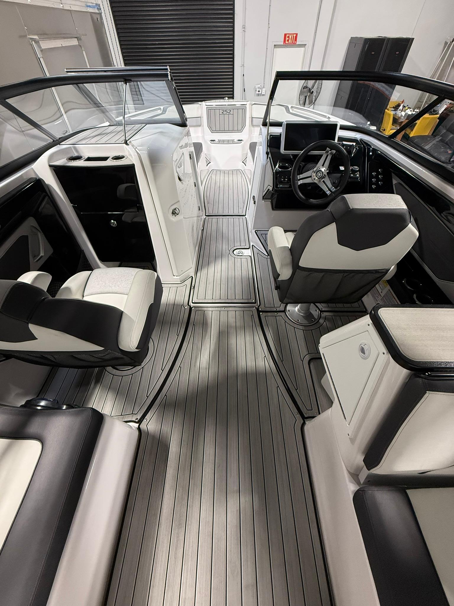 2023 Yamaha Boats 252SE - 8