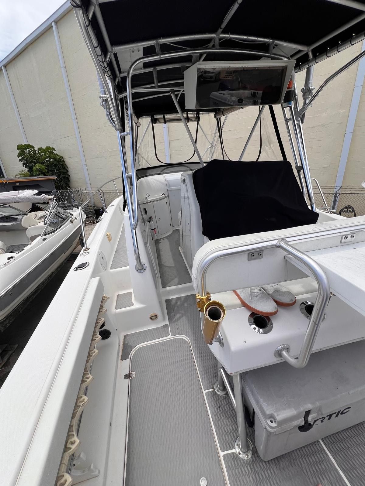 1998 Century Sport Cabin - 20