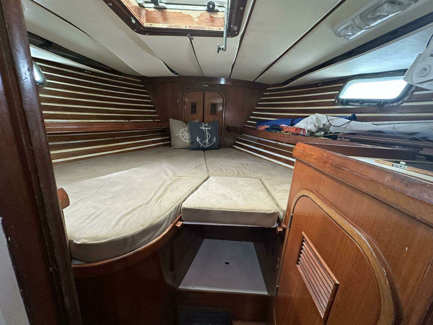 1986 Oceanic — - Image 9