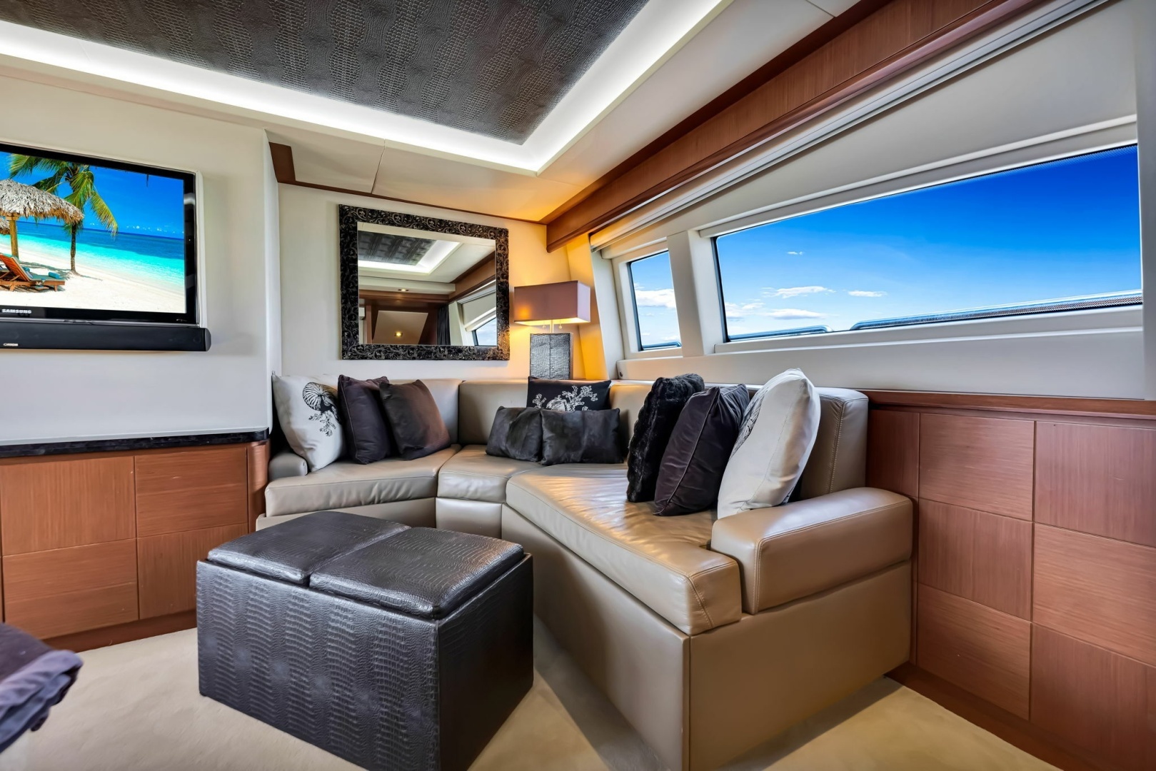 2005 Azimut 105 - Image 90
