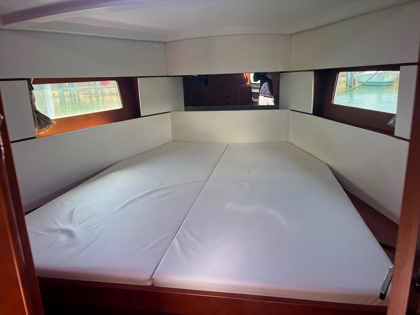 2016 Beneteau 38 - Image 20