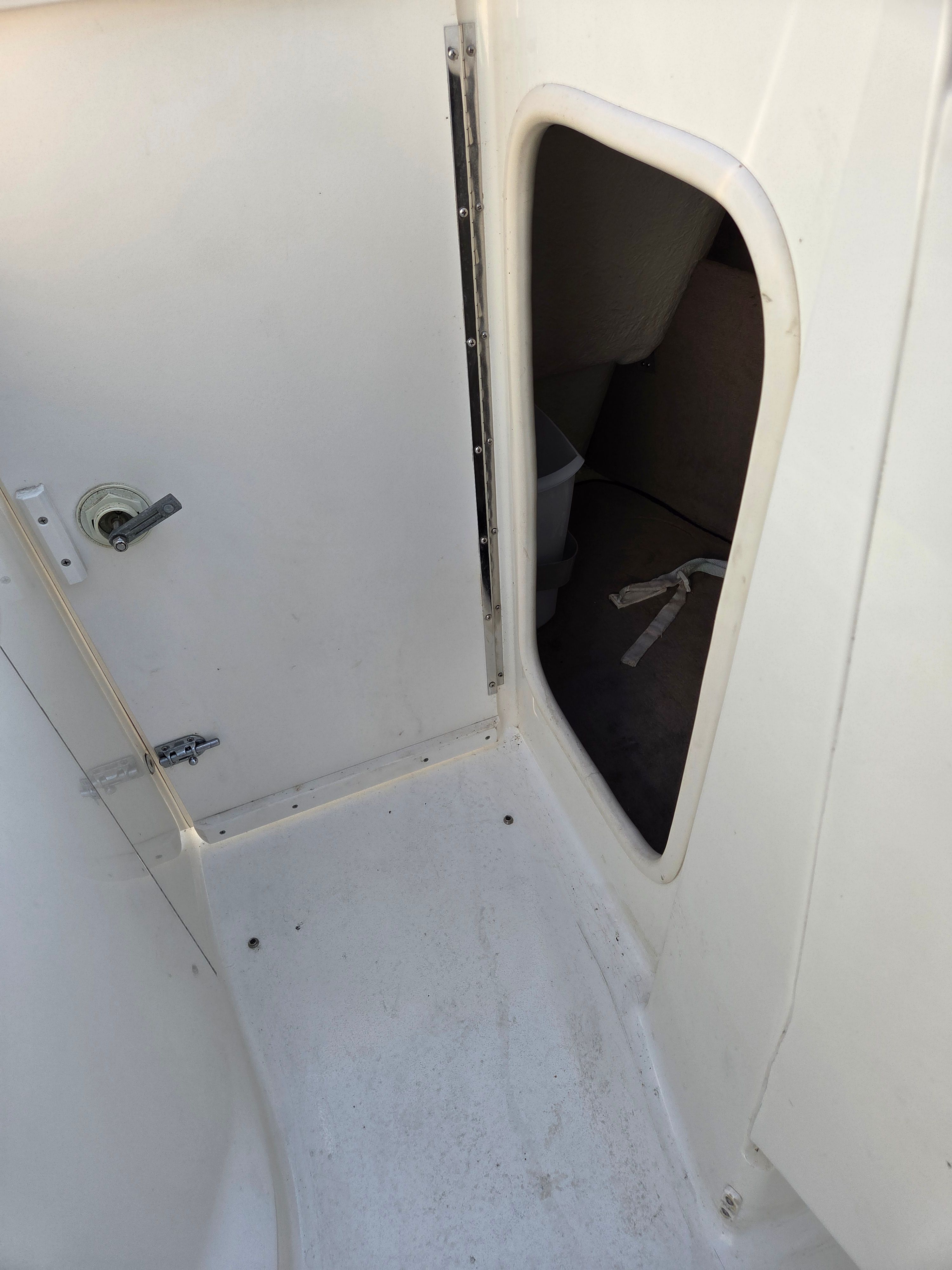 1998 Sea Ray 260 open bow - 11