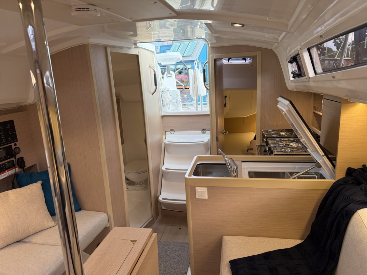 2023 Beneteau Oceanis 30.1 - Image 24