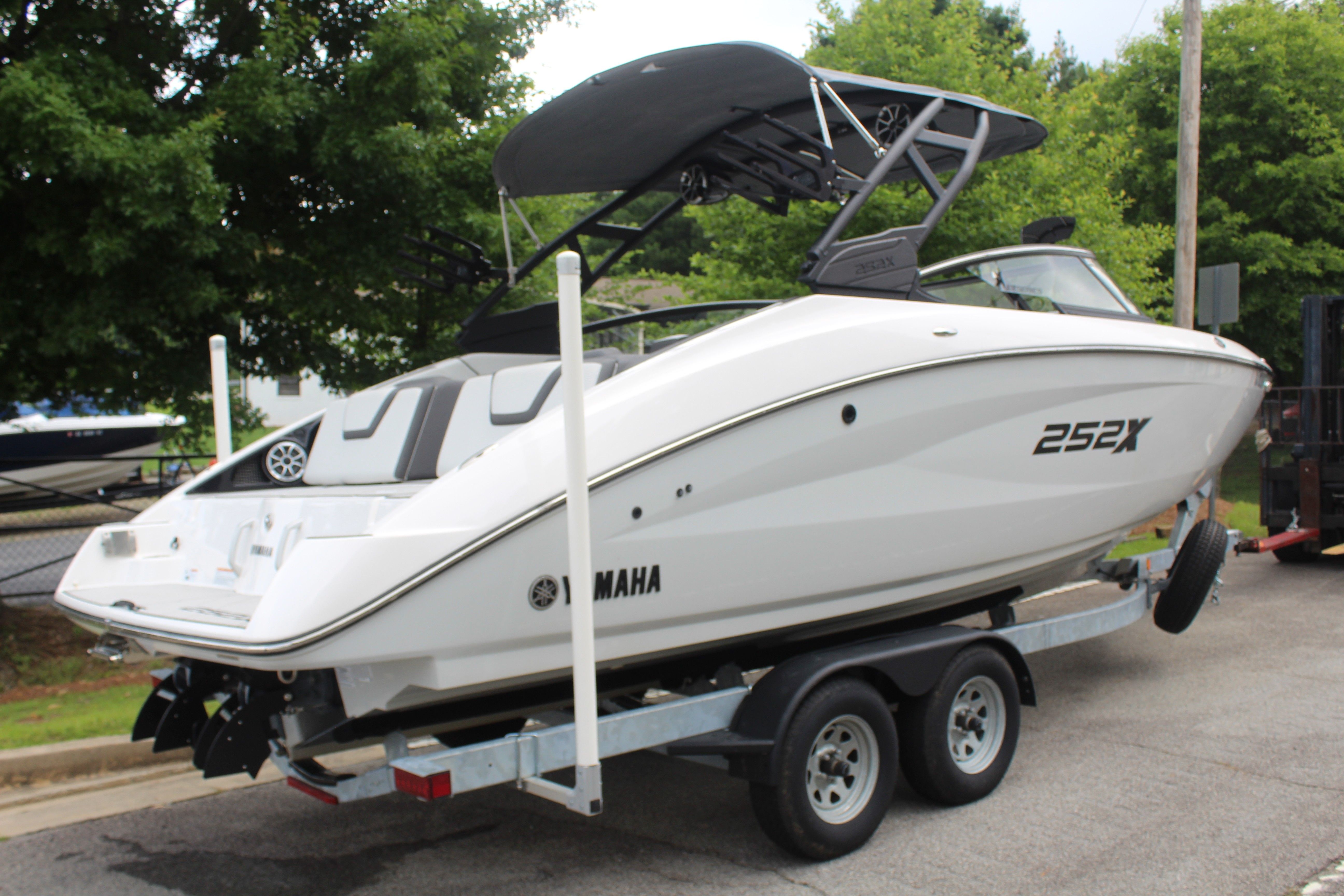 2022 Yamaha Boats 252XE - 8