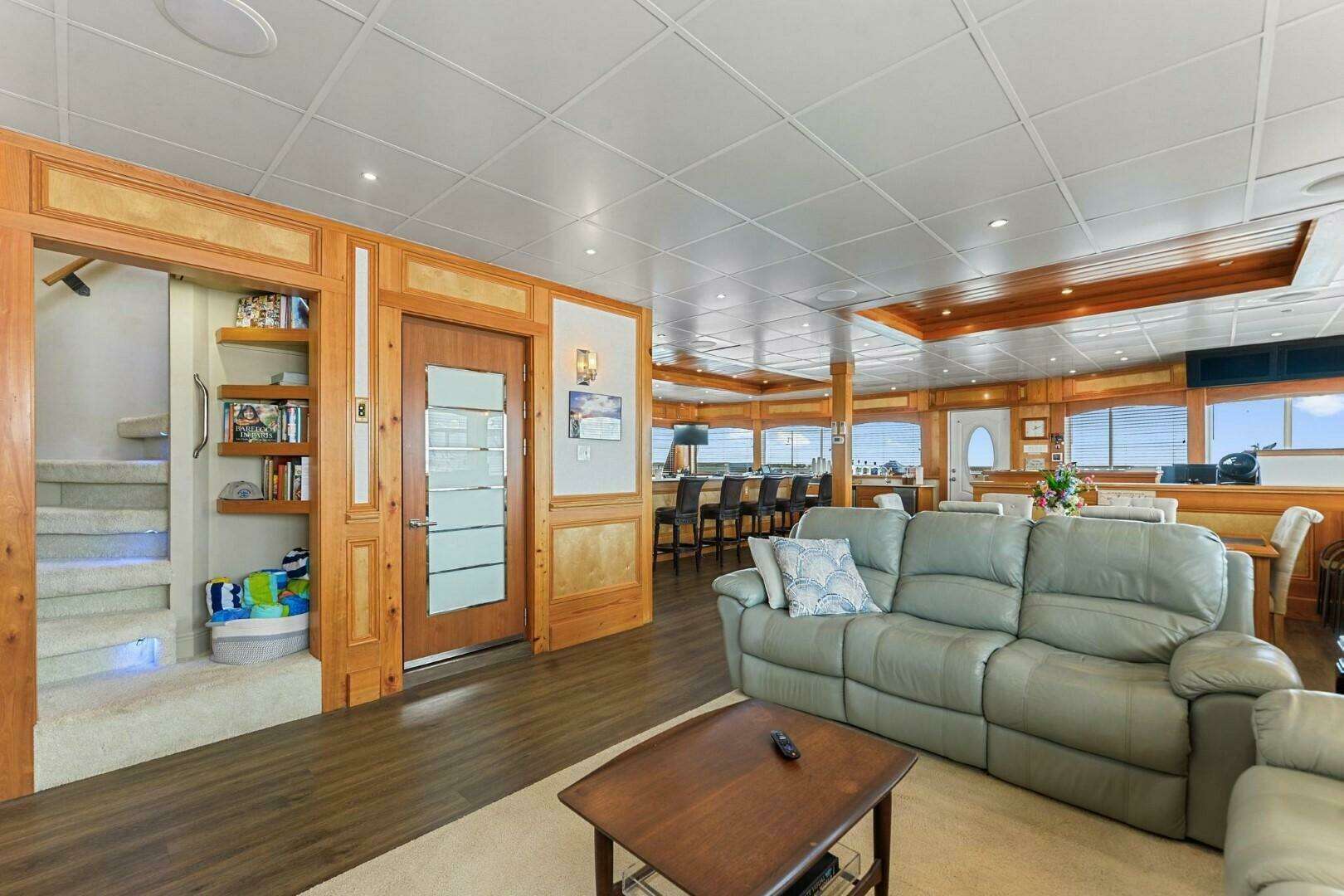 2018 Avenger Luxury Catamaran Coastal Cruiser - Image 10