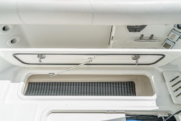 2020 Boston Whaler 345 Conquest - 38