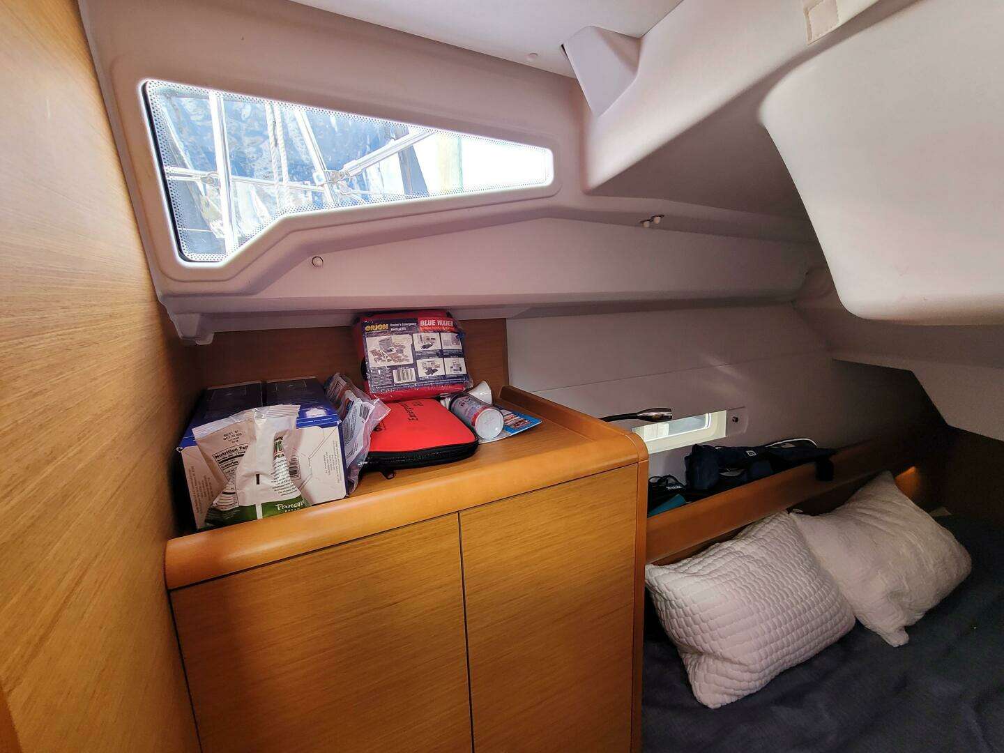 2014 Jeanneau 379 - Image 44