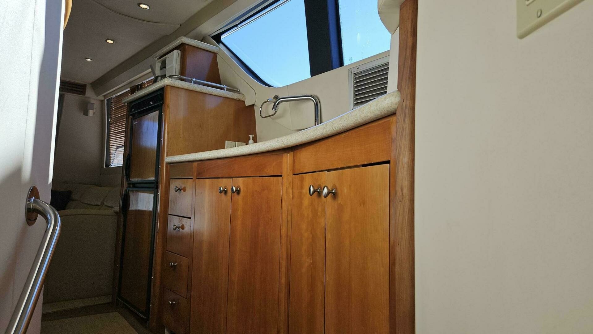 2000 Carver 450 Voyager - Image 13
