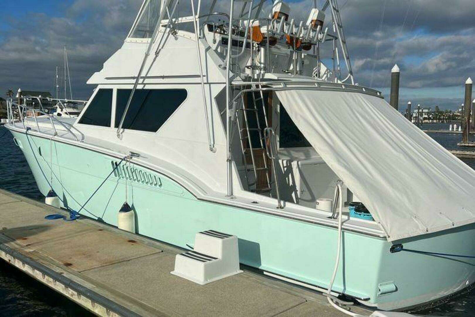 1990 Hatteras 45 Convertible - Image 17