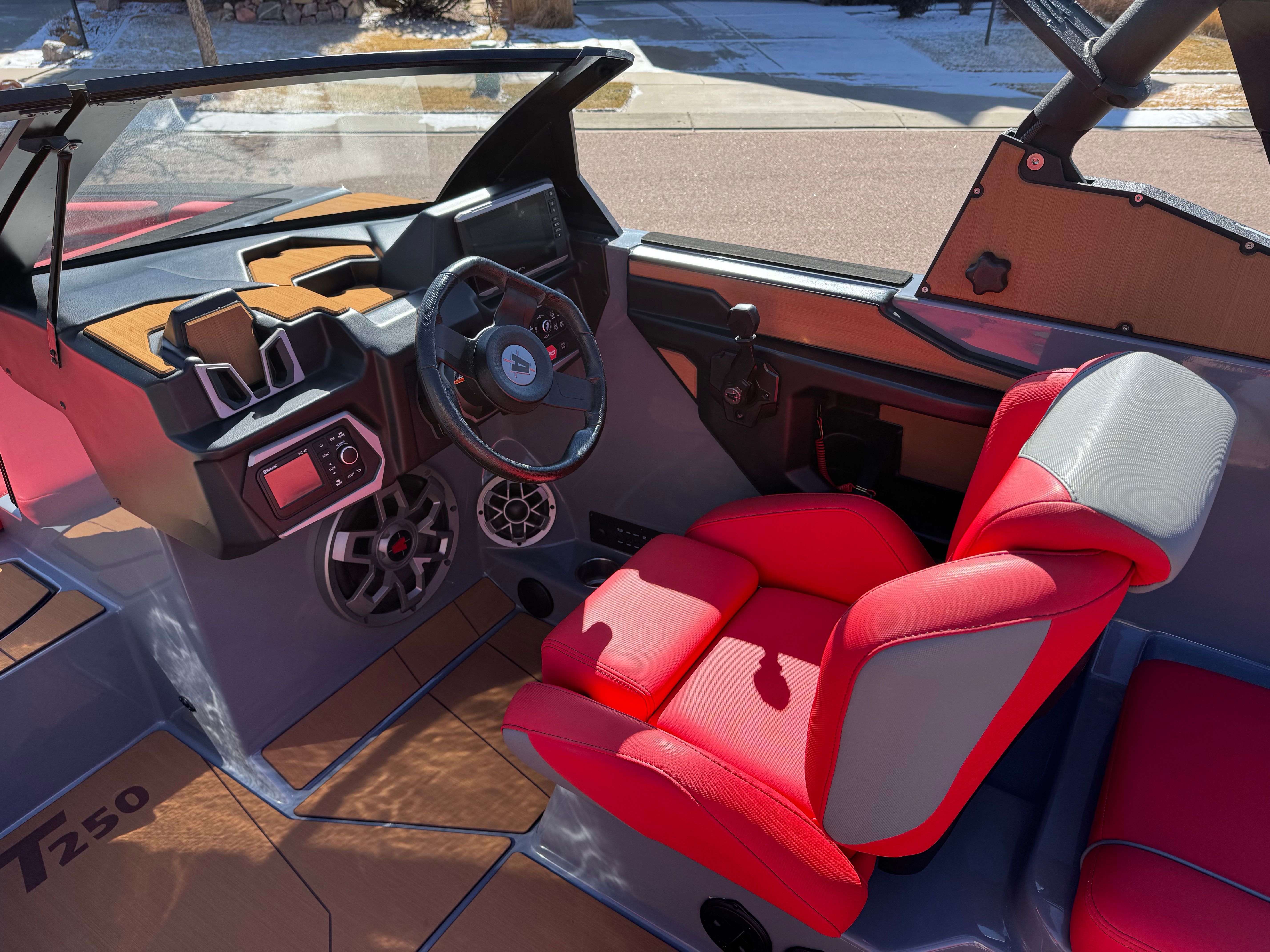 2022 Axis T250 - 12