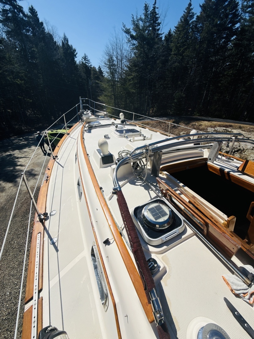 1995 Island Packet 37 - Image 21