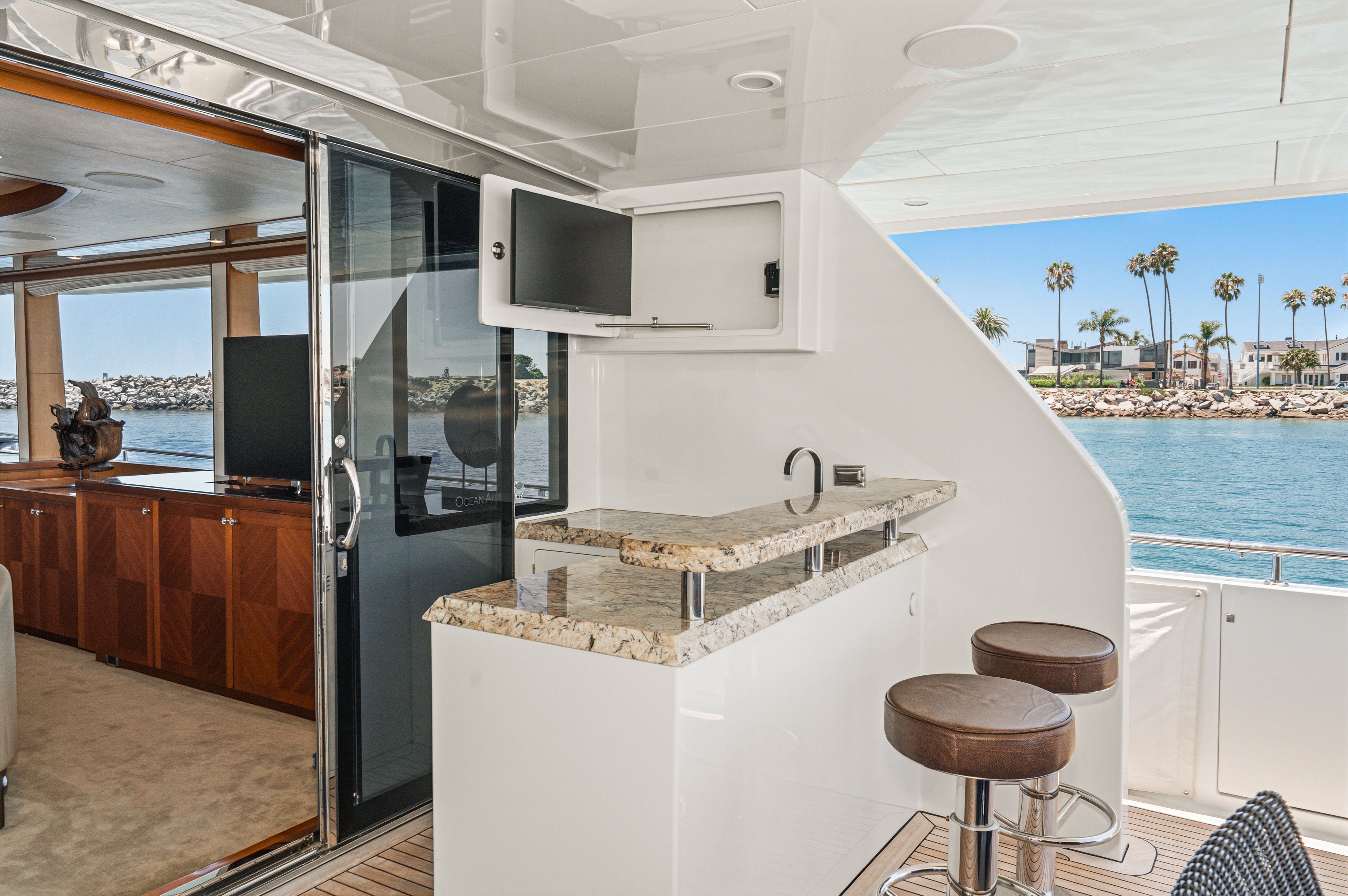 2015 Ocean Alexander 90 Skylounge Motoryacht - 29