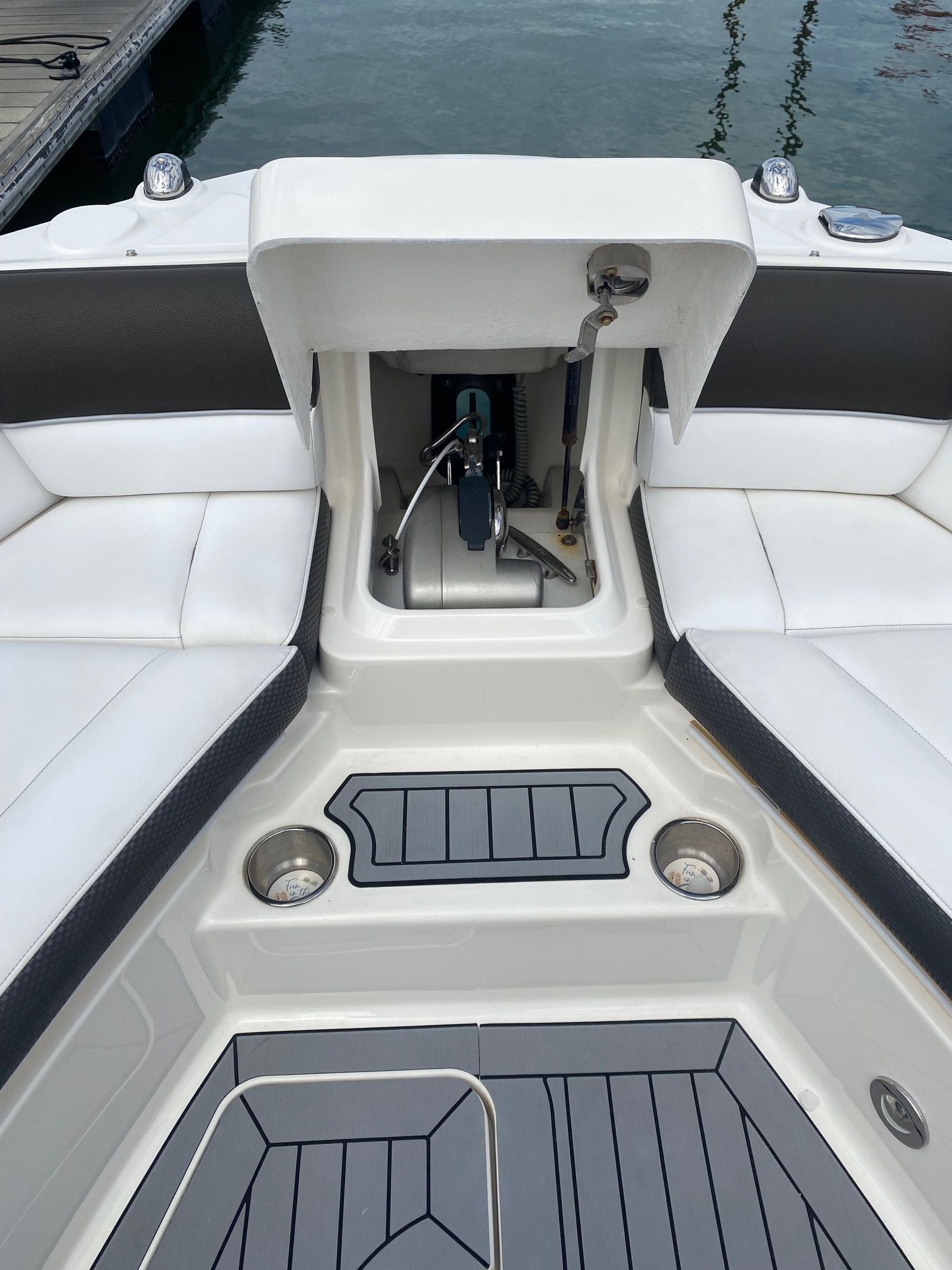 2016 Sea Ray SLX 350 - 13