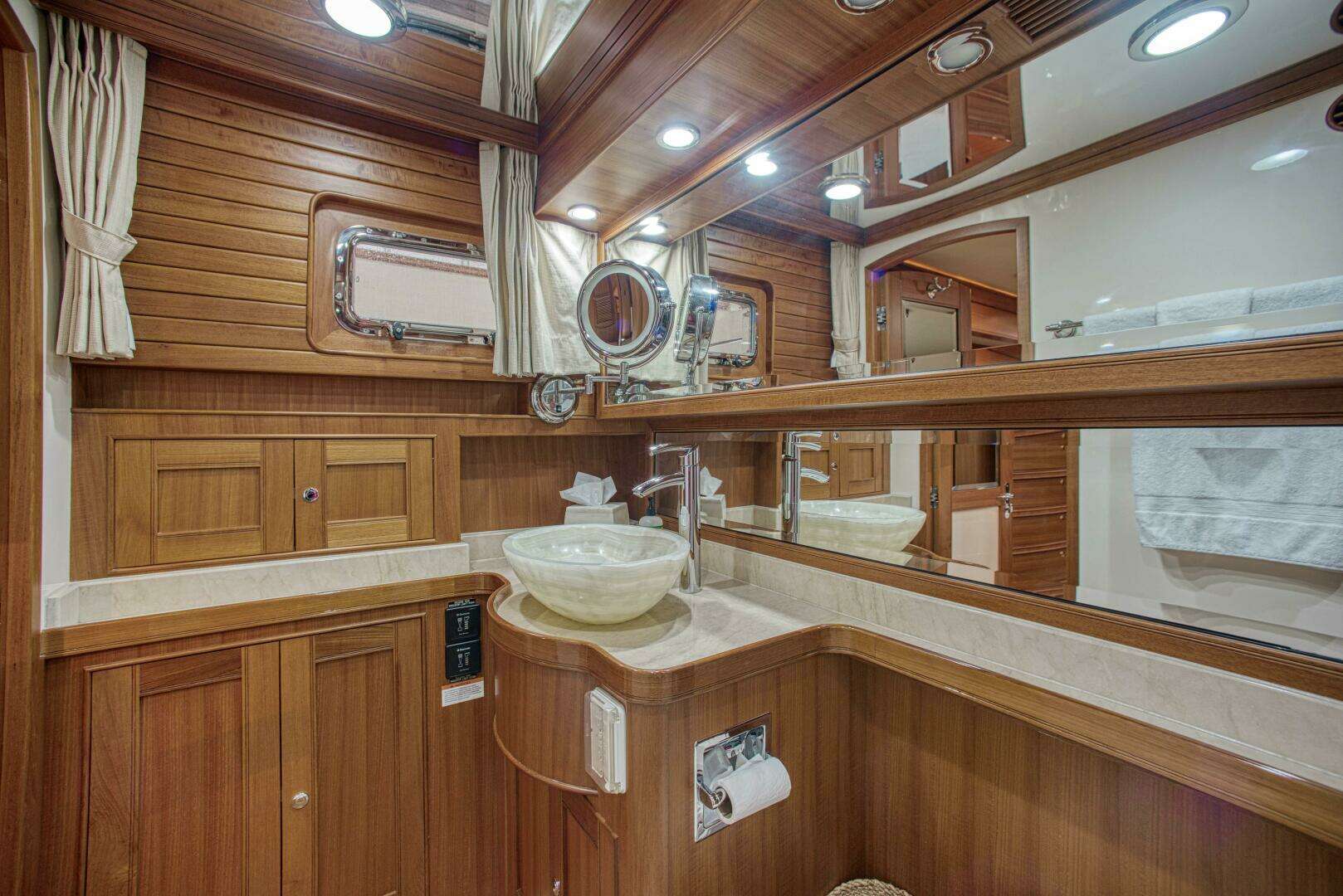 2011 Marlow Explorer 70E - Image 26