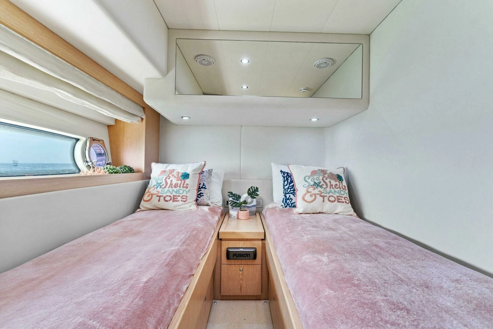 2013 Ferretti Yachts 620 - Image 36